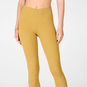 *IN SEARCH OF* Fabletics Leggings Warm Olive
